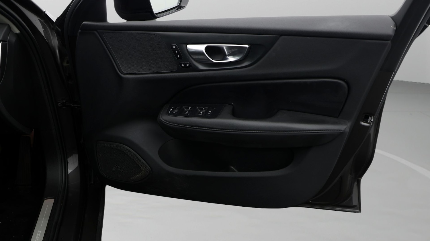 Used Volvo V60 2023 for sale - 77311256: Photo 15