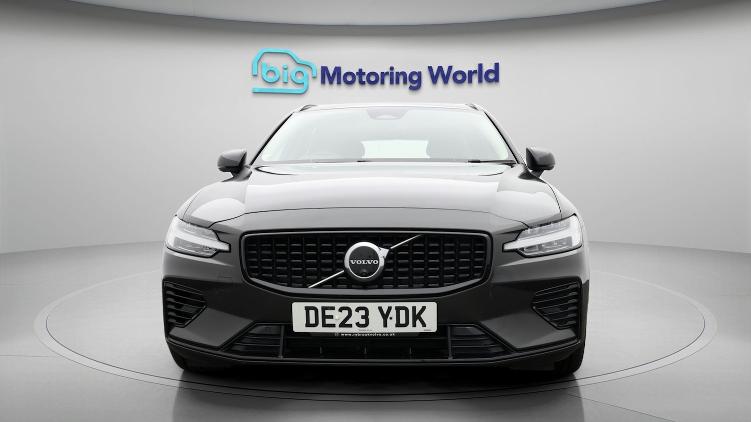 Used Volvo V60 2023 for sale - 77311256: Photo 2