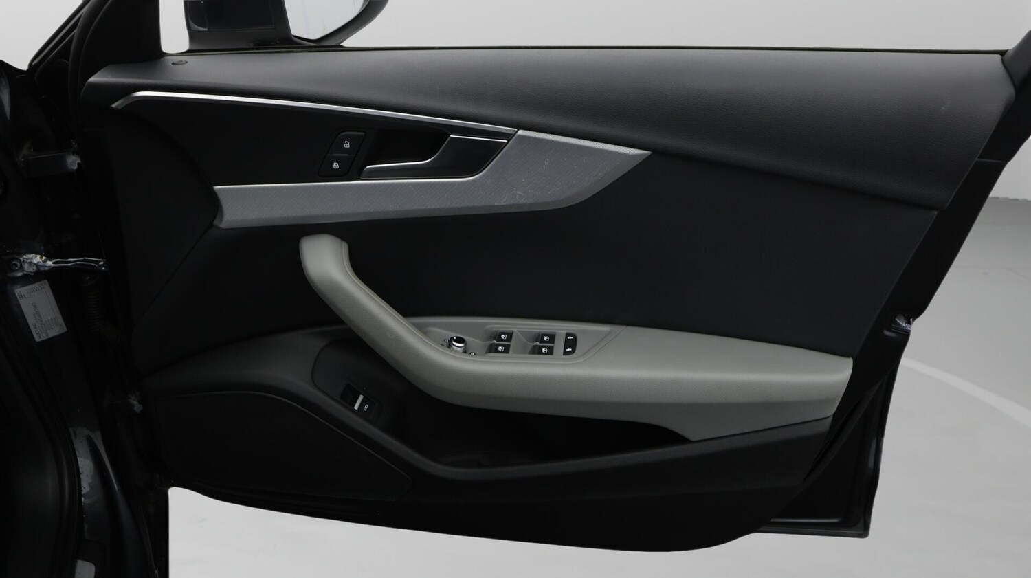 Used Audi A4 2017 for sale - 76658461: Photo 16