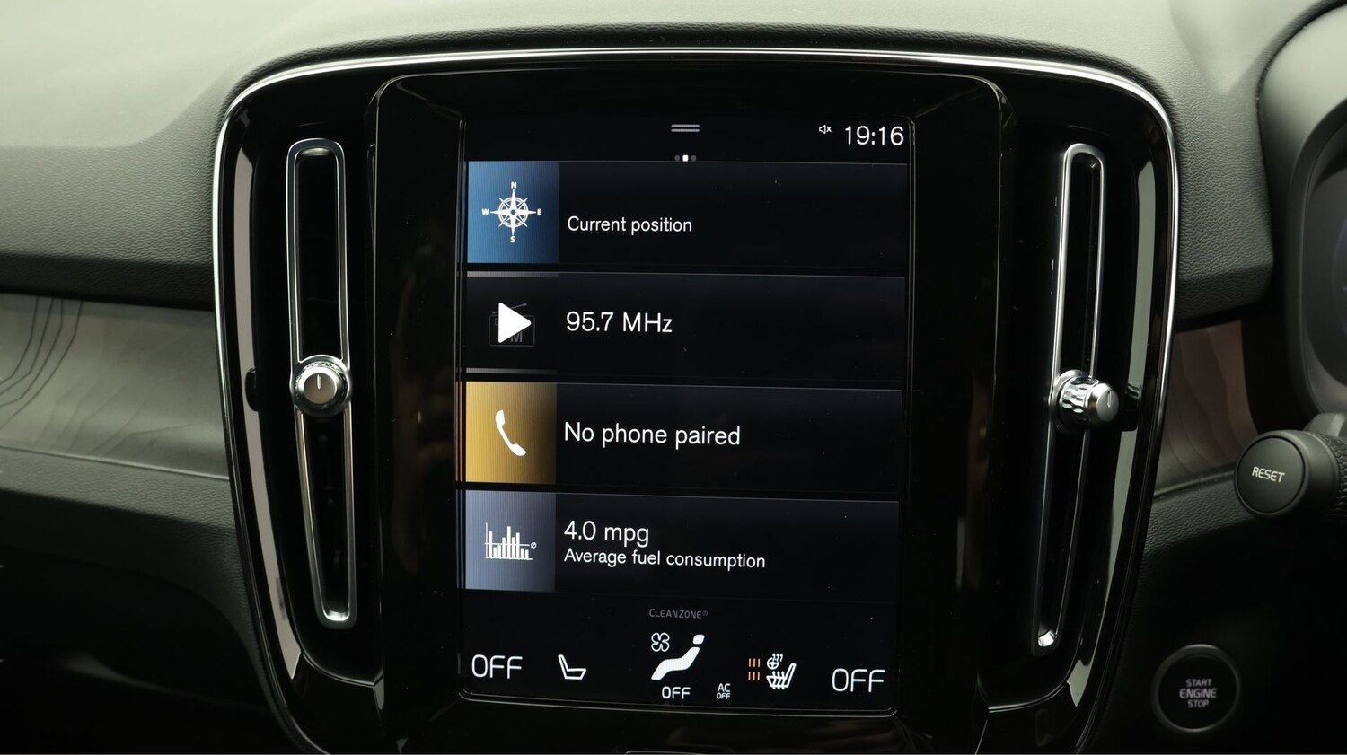 Used Volvo XC40 2023 for sale - 77743082: Photo 11