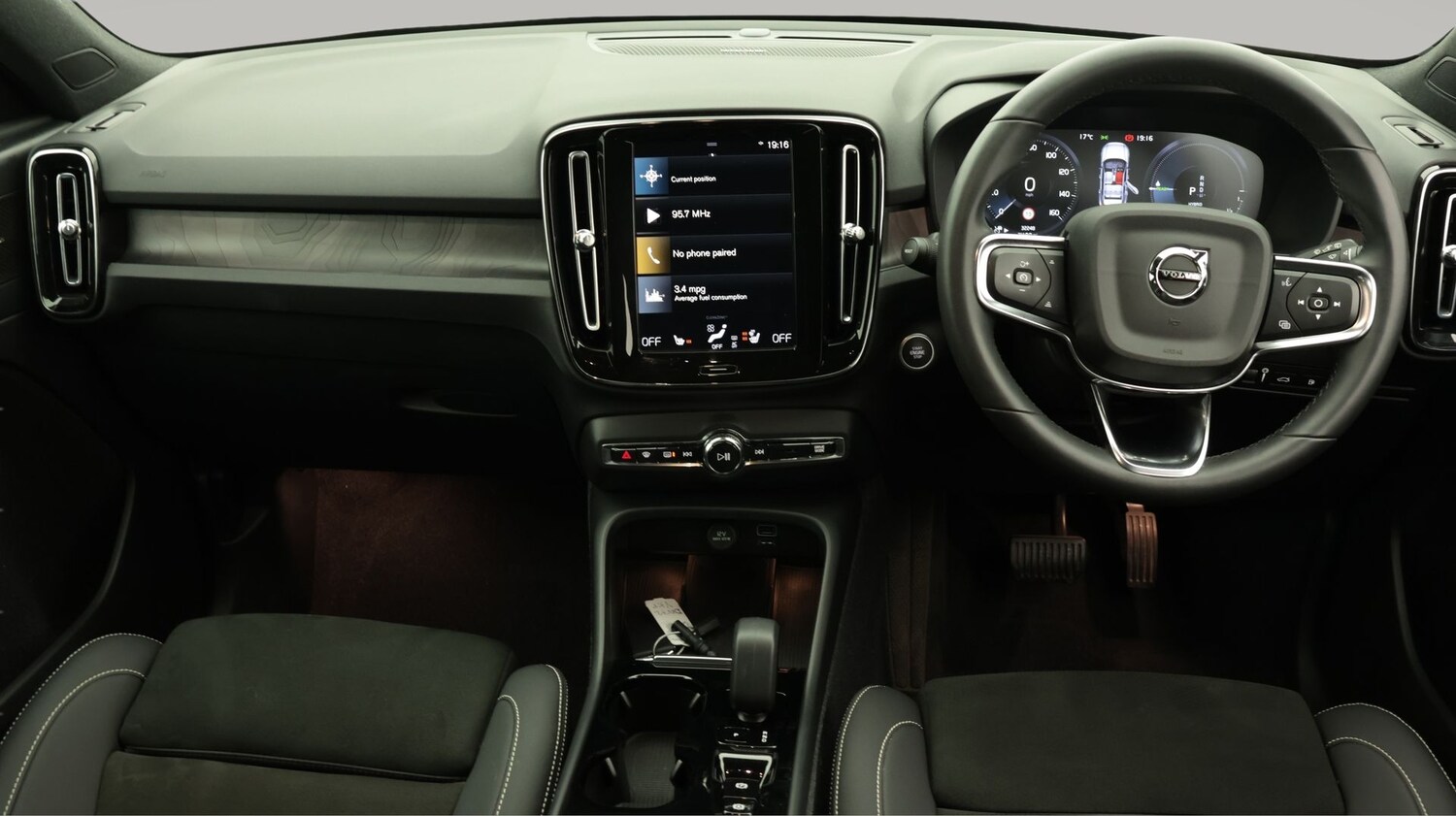 Used Volvo XC40 2023 for sale - 77743082: Photo 13