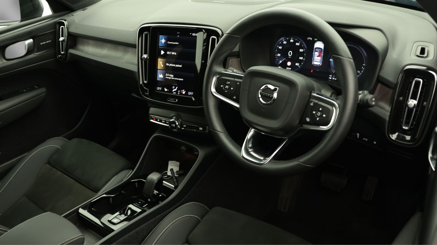 Used Volvo XC40 2023 for sale - 77743082: Photo 9