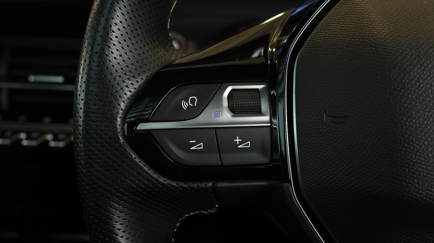 Used Peugeot E-208 2021 for sale - 77453695: Photo 22