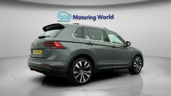 Used Volkswagen Tiguan 2019 for sale - 76247711: Photo 8