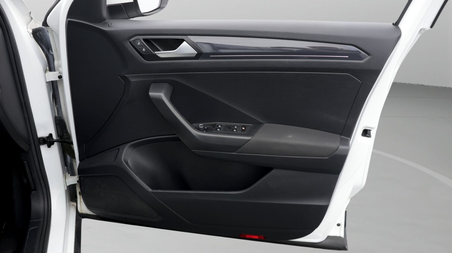 Used Volkswagen T-Roc for sale - 78201653: Photo 15