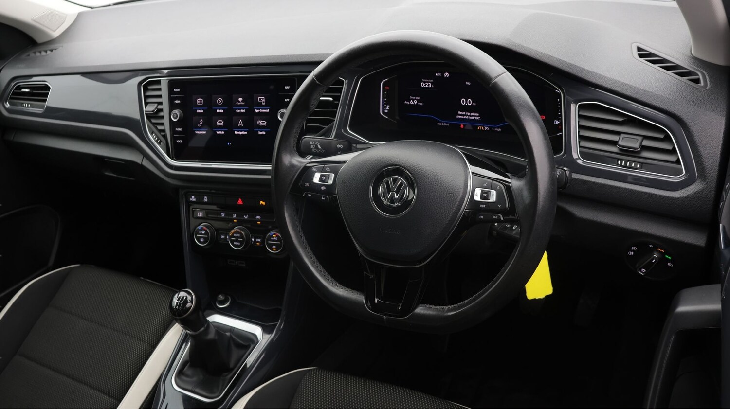 Used Volkswagen T-Roc for sale - 78201653: Photo 9