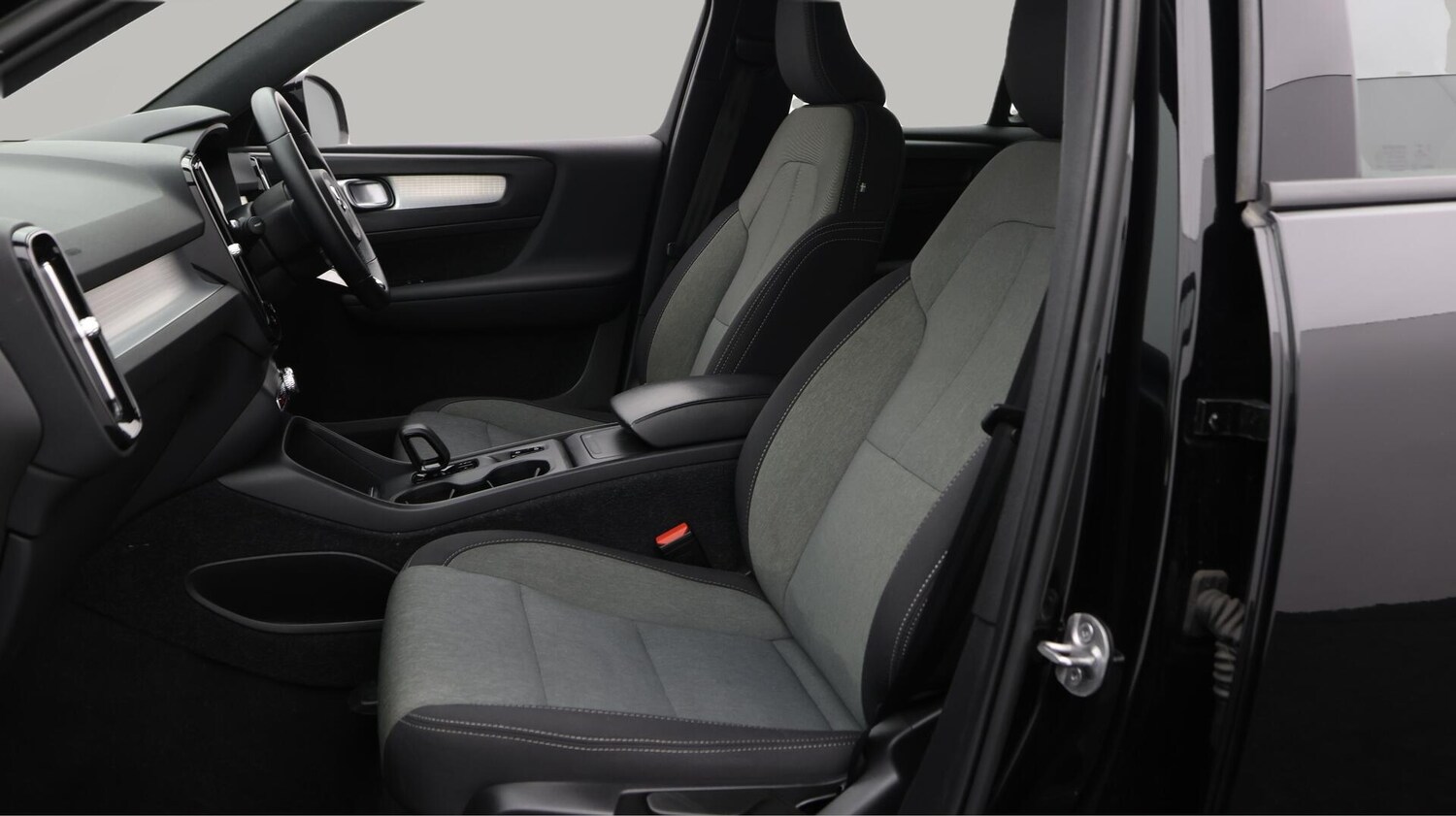 Used Volvo XC40 for sale - 76728907: Photo 15