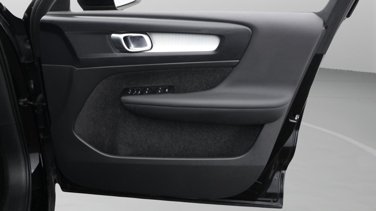 Used Volvo XC40 for sale - 76728907: Photo 16