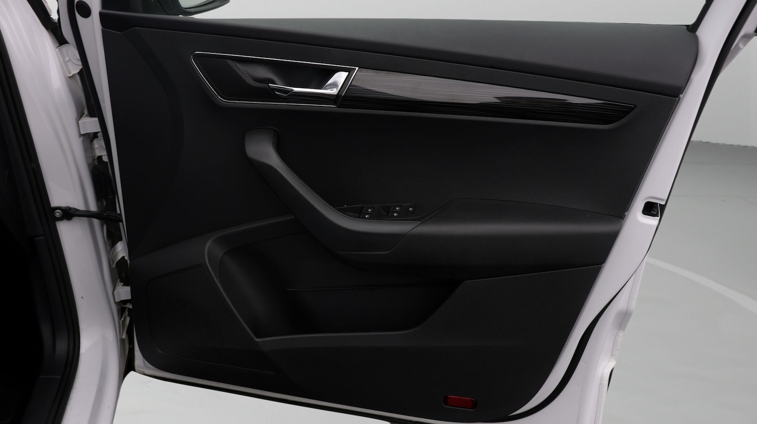 Used Skoda Karoq 2020 for sale - 77822459: Photo 15