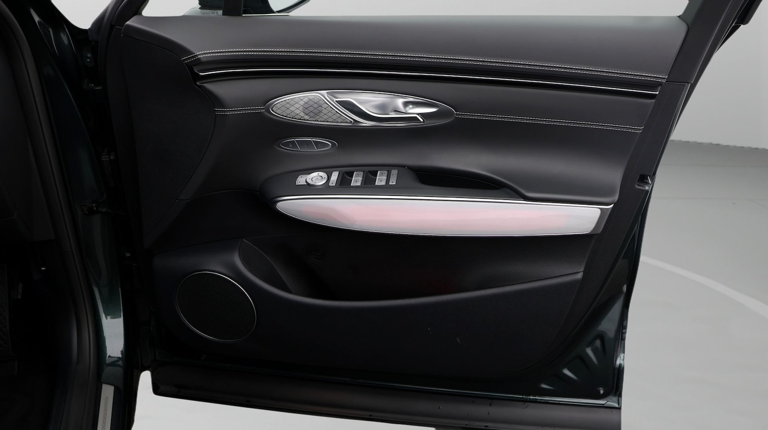 Used Genesis GV70 2023 for sale - 78210112: Photo 15