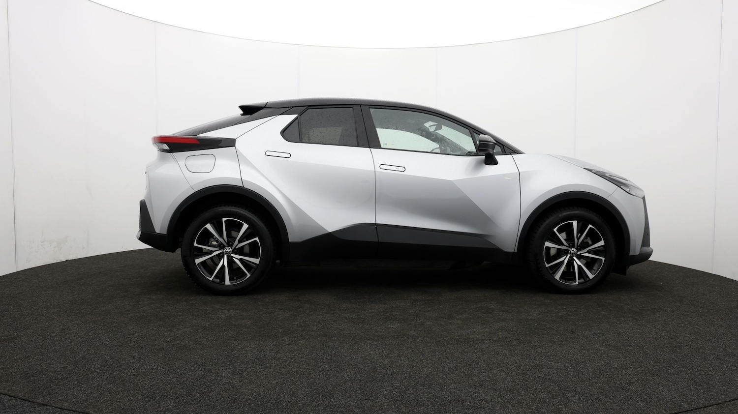 Used Toyota C-HR 2024 for sale - 76811725: Photo 34