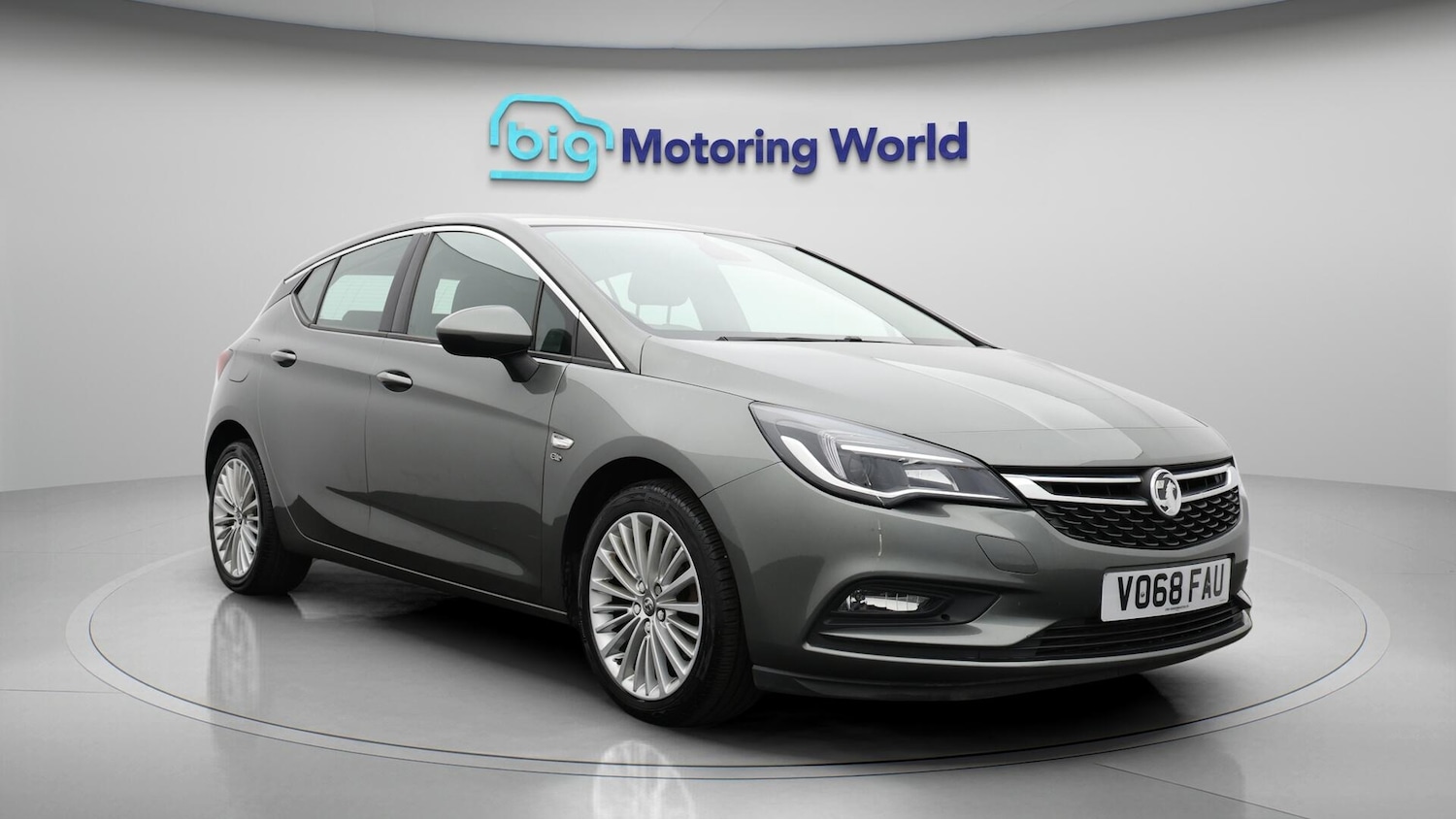 Used Vauxhall Astra 2018 for sale - 76743379: Photo 2