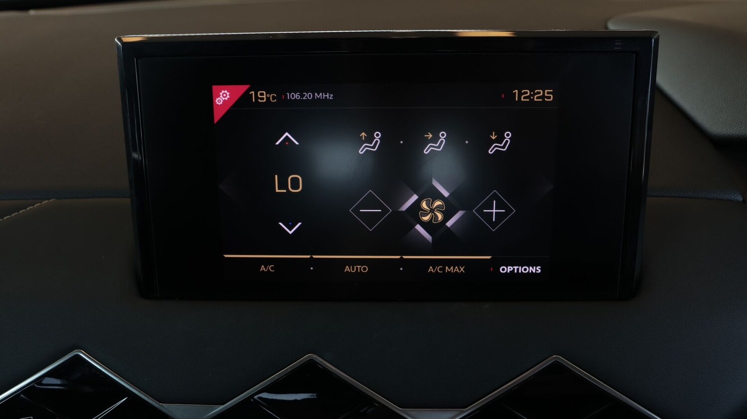 Used DS Automobiles DS 3 Crossback 2022 for sale - 77935908: Photo 12