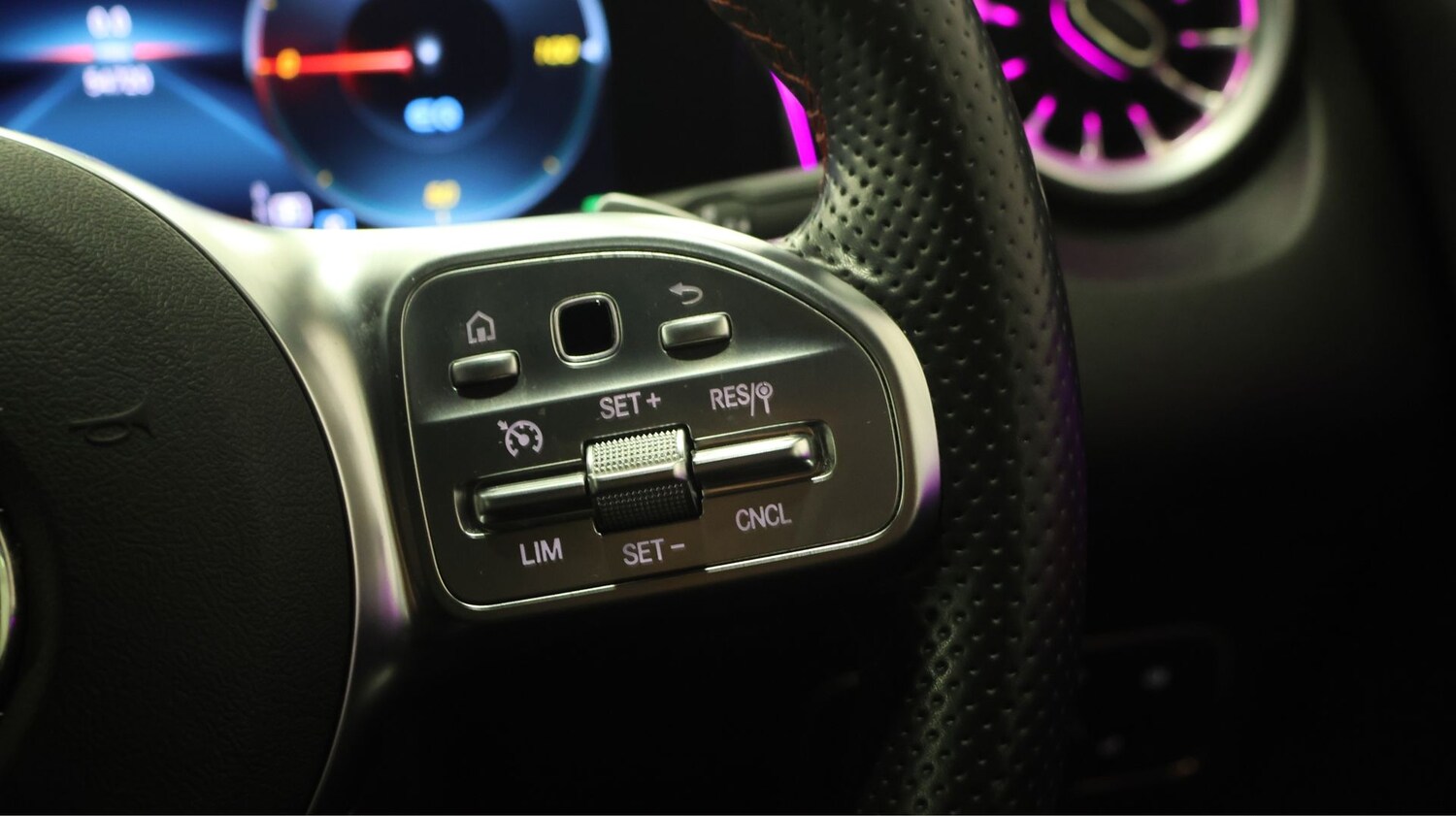 Used Mercedes-Benz EQB for sale - 77306383: Photo 23