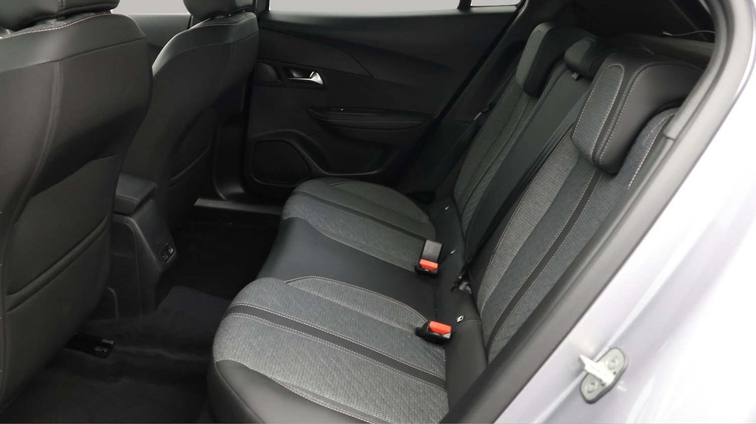 Used Peugeot 2008 2024 for sale - 76620570: Photo 17