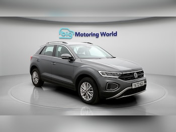 Used Volkswagen T-Roc 2023 for sale - 77435555: Photo
