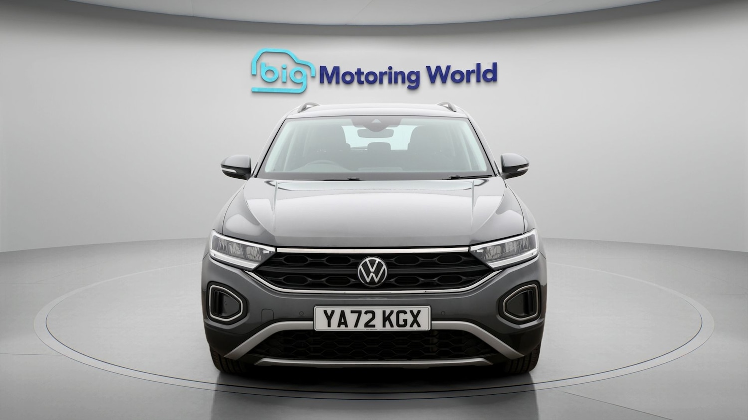 Used Volkswagen T-Roc 2023 for sale - 77435555: Photo 2