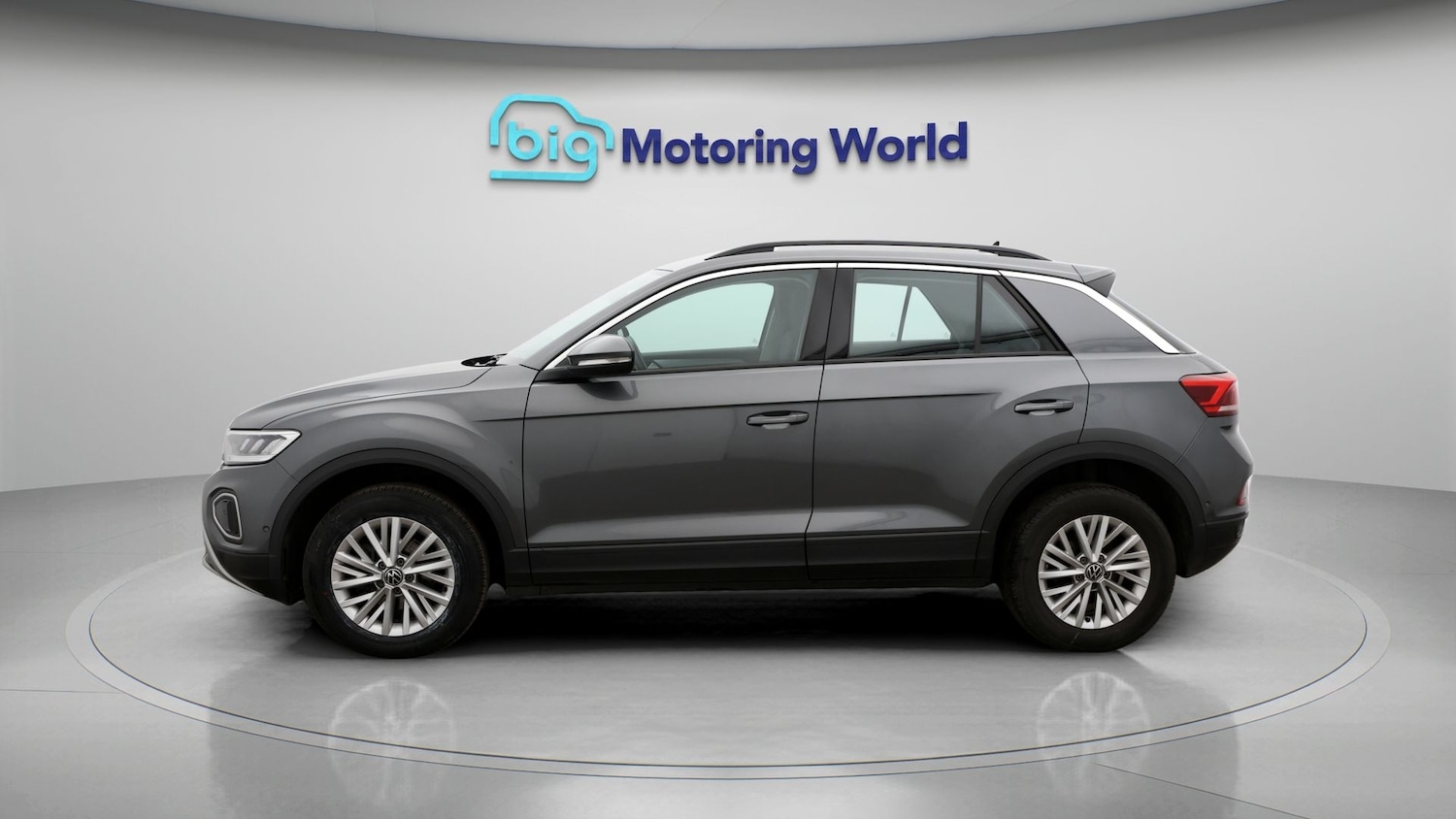 Used Volkswagen T-Roc 2023 for sale - 77435555: Photo 4
