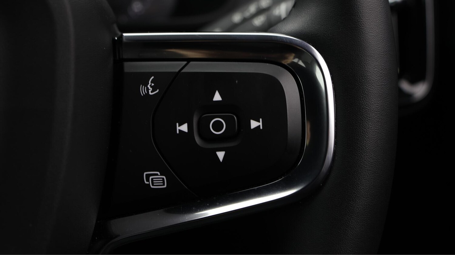 Used Volvo XC40 2022 for sale - 75914813: Photo 25