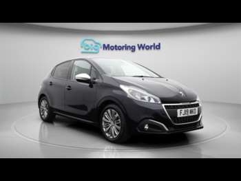 2021 (71) - 1.2 PureTech Signature Hatchback 5dr Petrol Manual Euro 6 (s/s) (82 ps)