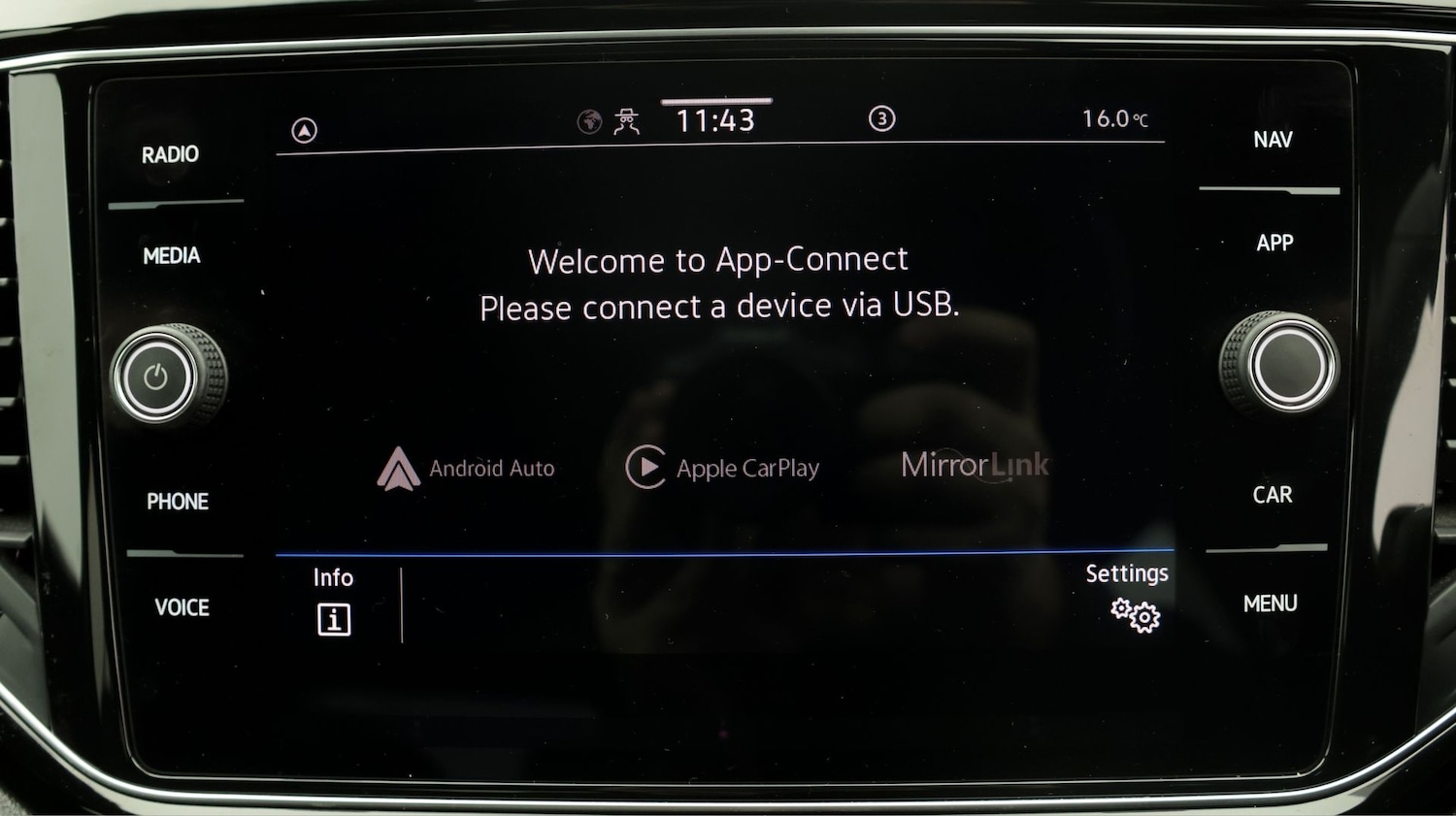 Used Volkswagen T-Roc 2022 for sale - 77719064: Photo 23