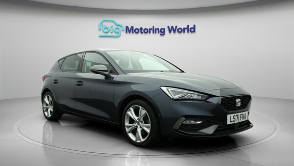 Used SEAT Leon 2021 for sale - 76247642: Photo 2
