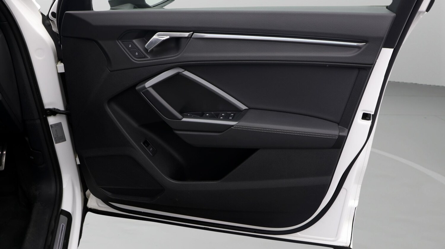 Used Audi Q3 for sale - 77352987: Photo 15