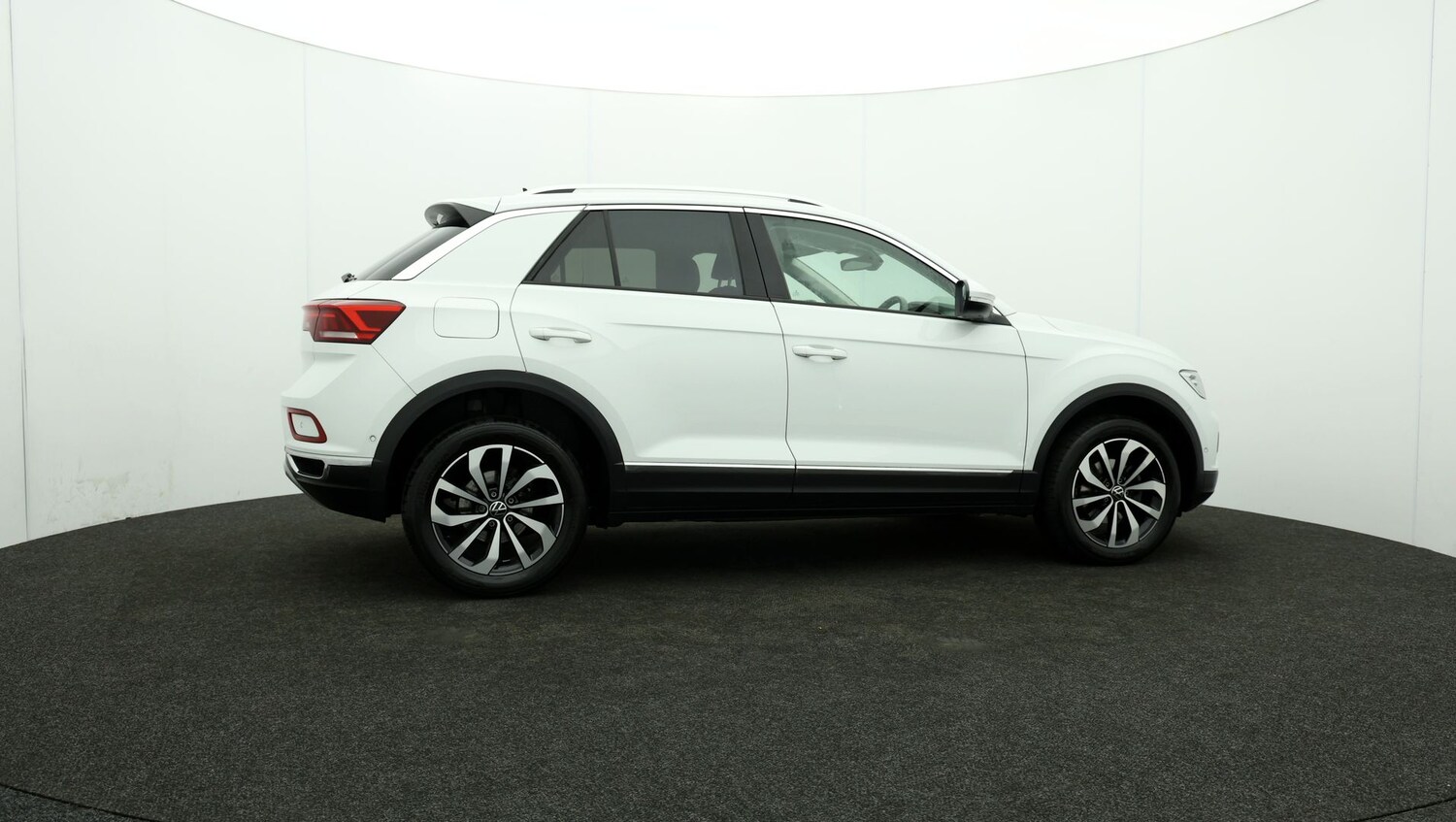 Used Volkswagen T-Roc for sale - 76811221: Photo 32