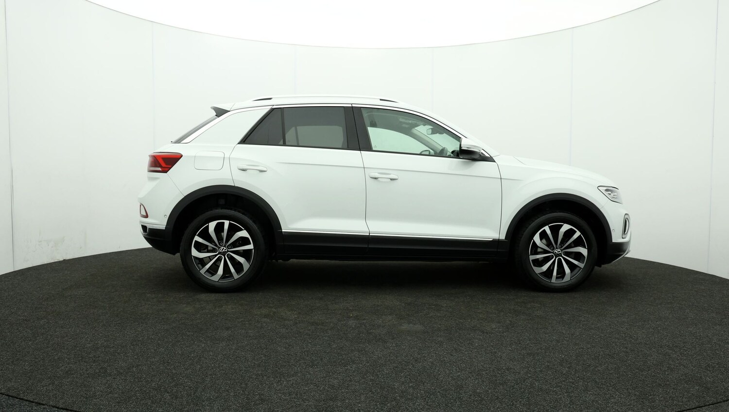Used Volkswagen T-Roc for sale - 76811221: Photo 34