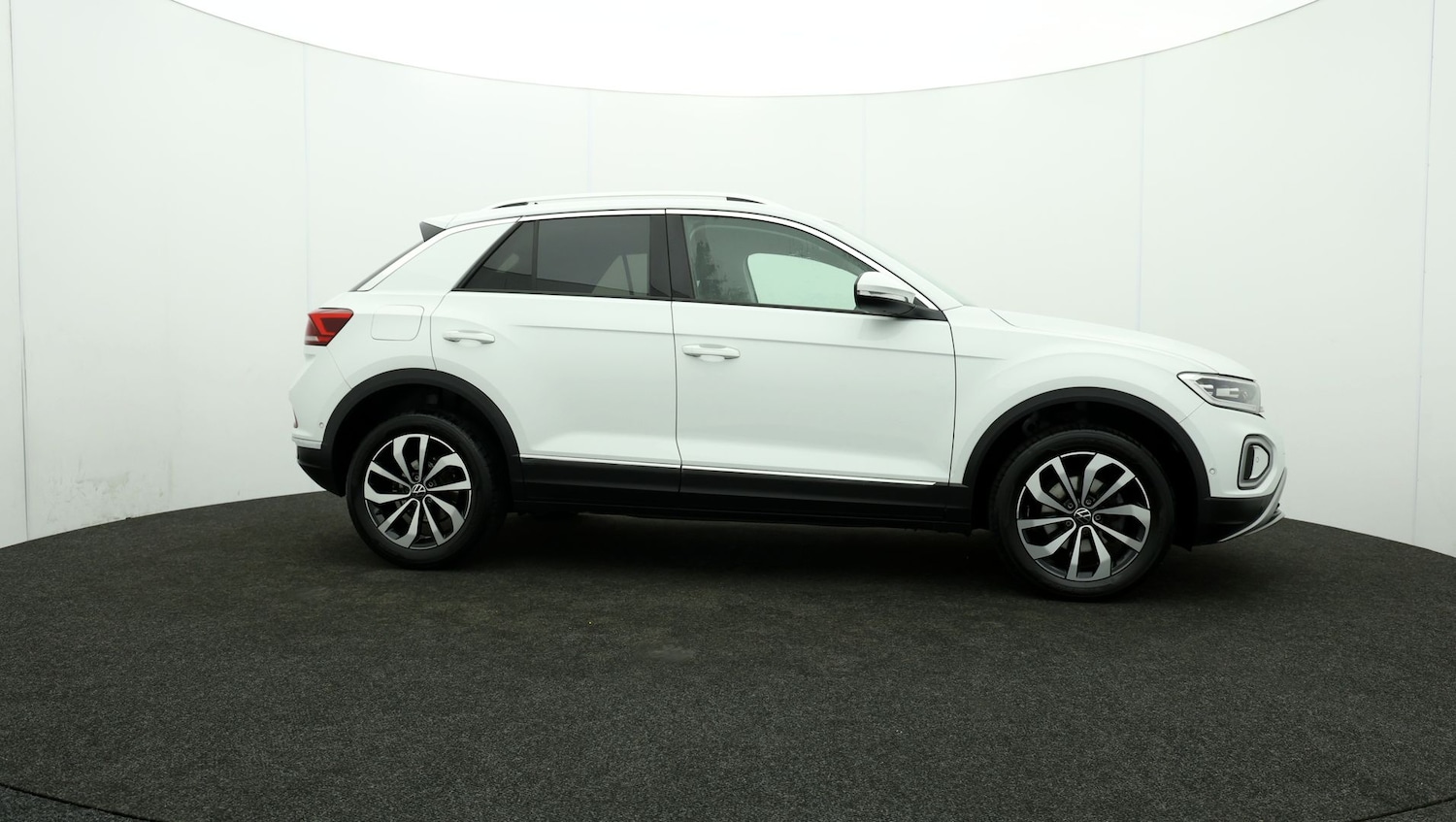 Used Volkswagen T-Roc for sale - 76811221: Photo 36