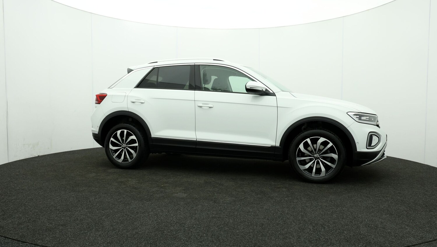 Used Volkswagen T-Roc for sale - 76811221: Photo 37