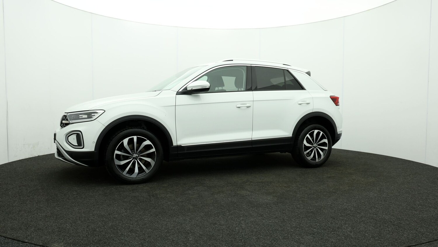 Used Volkswagen T-Roc for sale - 76811221: Photo 59
