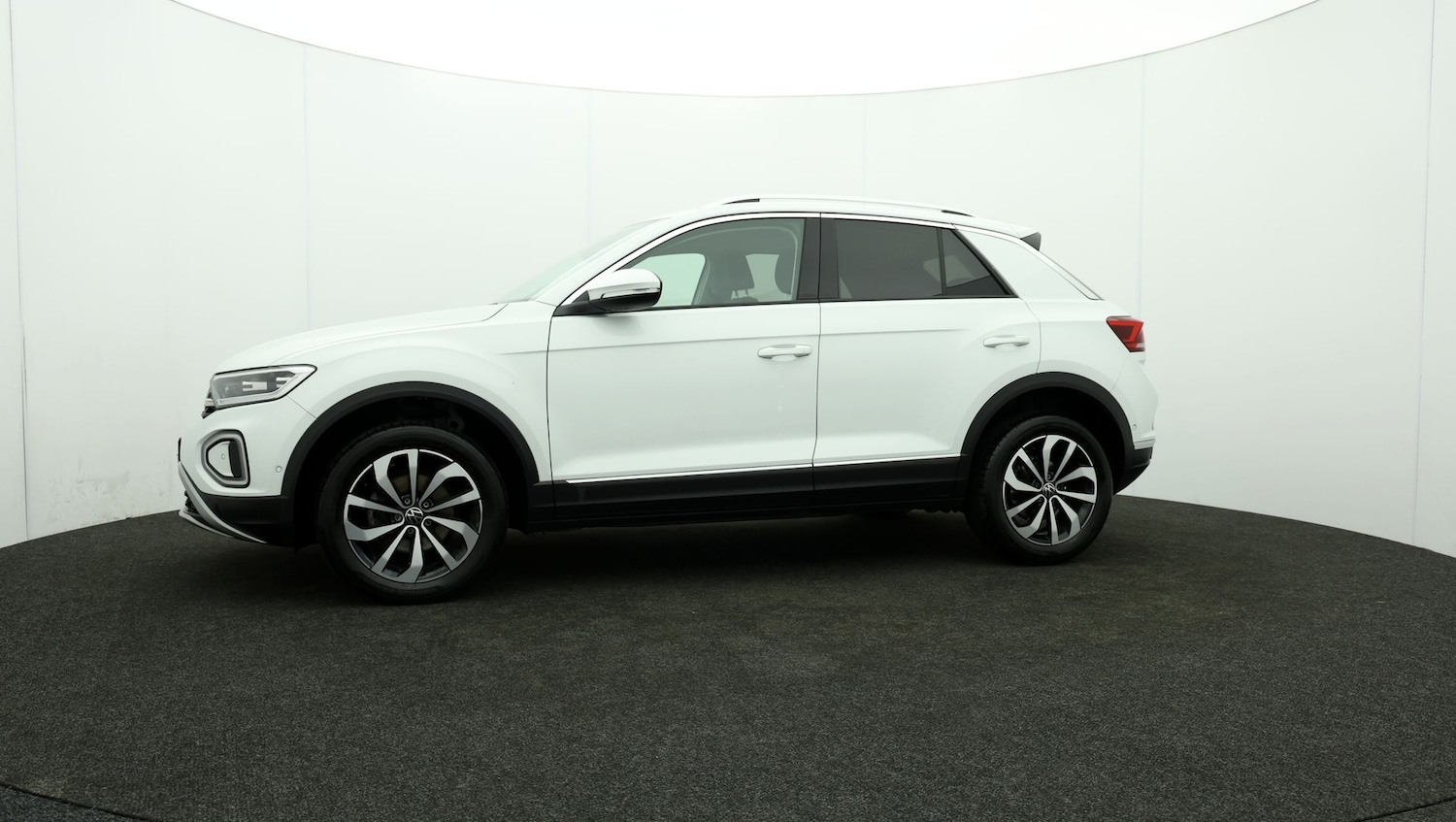Used Volkswagen T-Roc for sale - 76811221: Photo 61