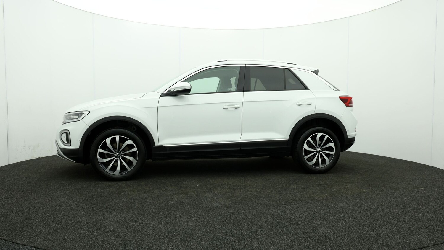 Used Volkswagen T-Roc for sale - 76811221: Photo 62