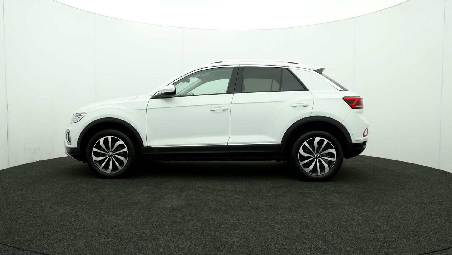 Used Volkswagen T-Roc for sale - 76811221: Photo 64