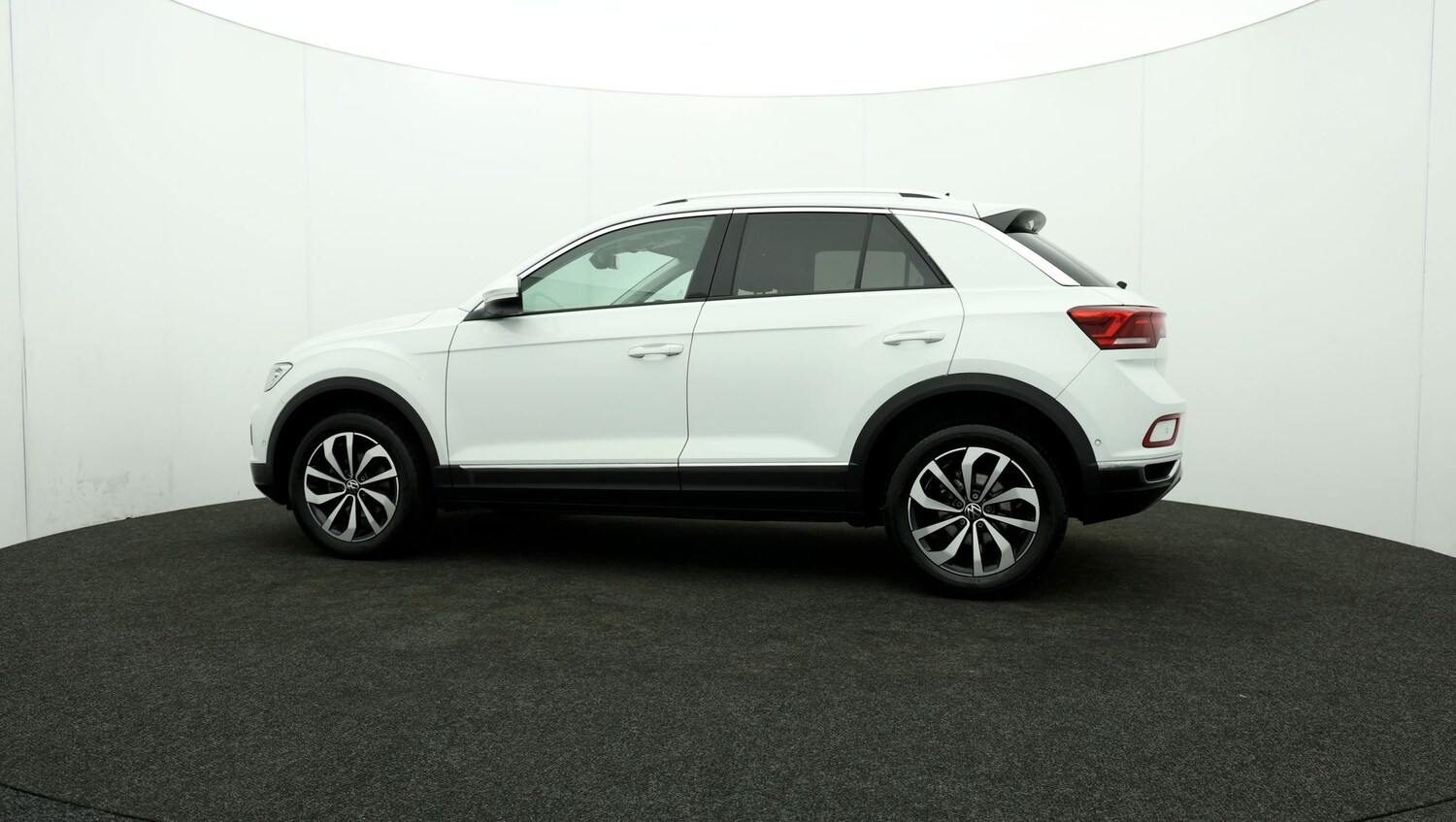 Used Volkswagen T-Roc for sale - 76811221: Photo 66