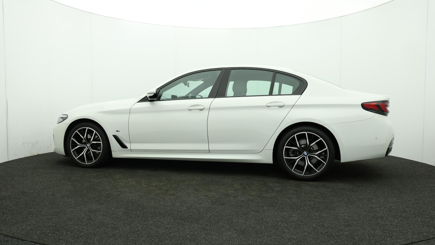 Used BMW 5 Series 2022 for sale - 76109233: Photo 76