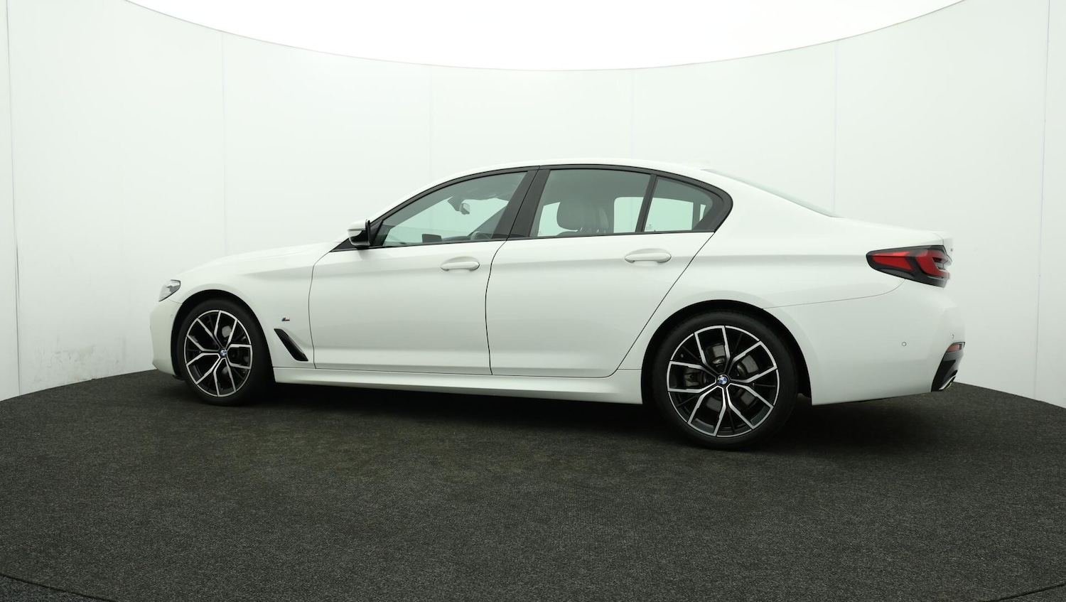 Used BMW 5 Series 2022 for sale - 76109233: Photo 77