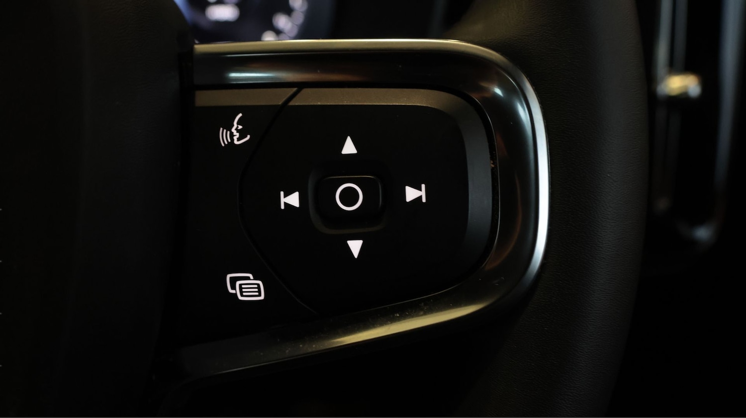 Used Volvo XC40 2022 for sale - 77610547: Photo 23