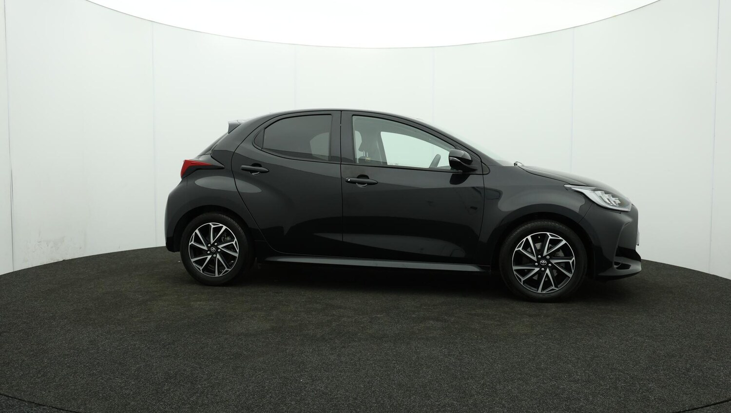 Used Toyota Yaris 2022 for sale - 75905751: Photo 45