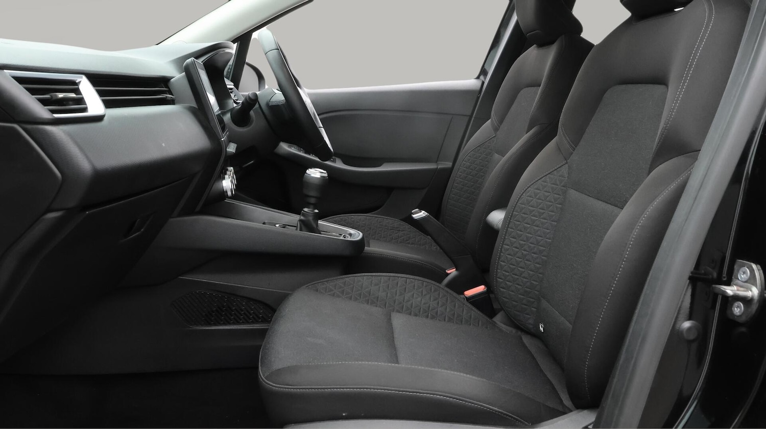 Used Renault Clio 2023 for sale - 76432000: Photo 15