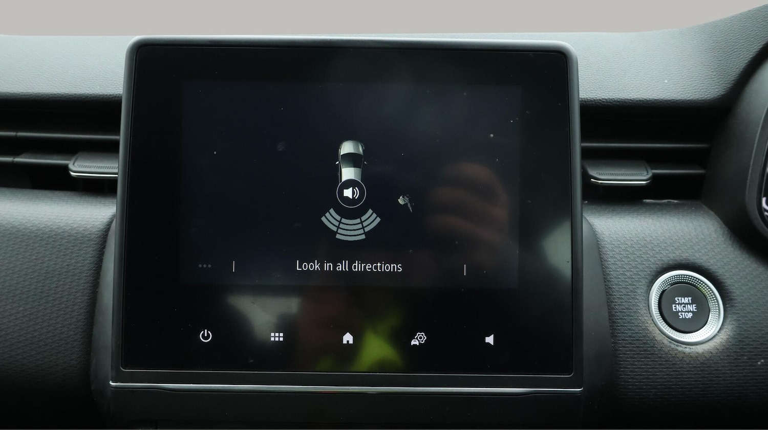 Used Renault Clio 2023 for sale - 76432000: Photo 25