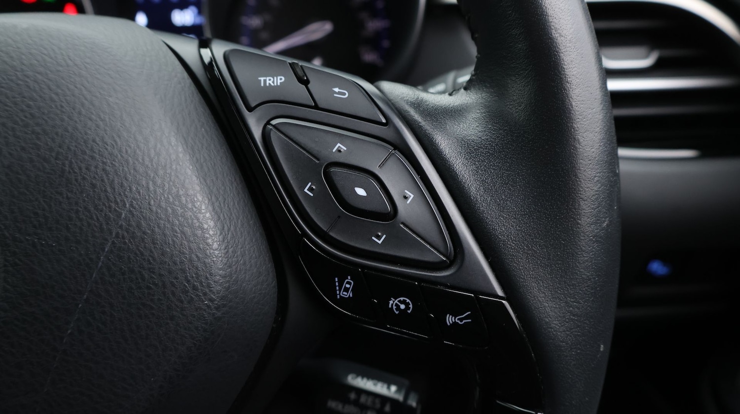 Used Toyota C-HR 2023 for sale - 77181724: Photo 24