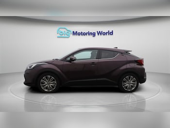 Used Toyota C-HR 2023 for sale - 77181724: Photo