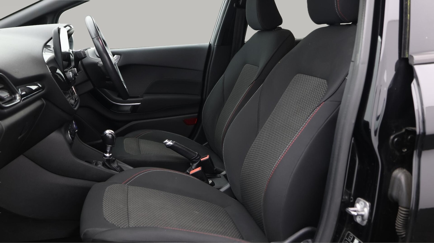 Used Ford Fiesta 2018 for sale - 76657131: Photo 15