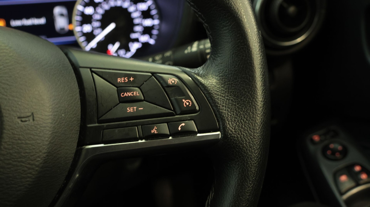 Used Nissan Juke 2023 for sale - 77782040: Photo 24