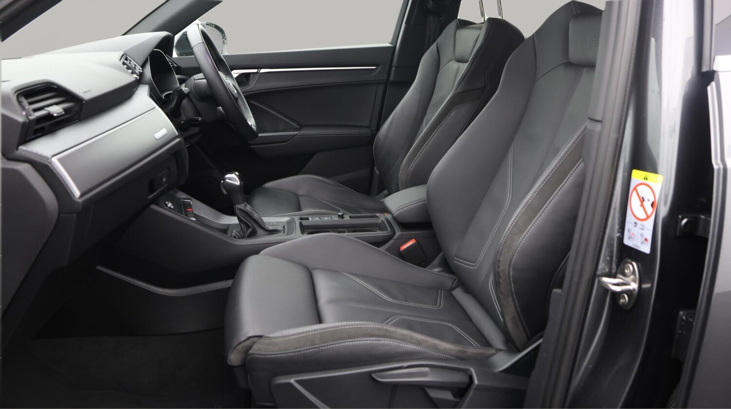 Used Audi Q3 2022 for sale - 76644549: Photo 15