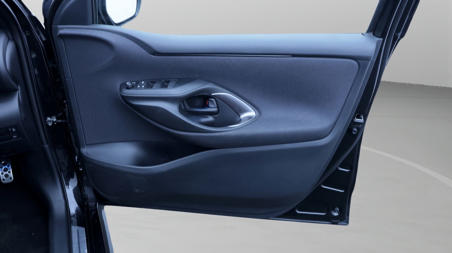 Used Toyota Yaris for sale - 77682211: Photo 15