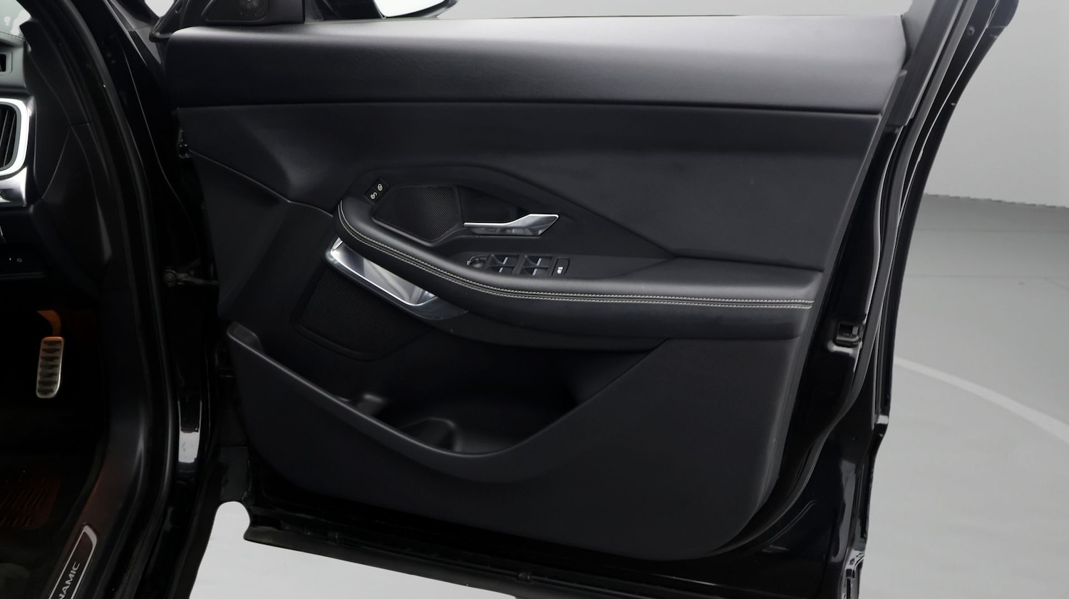 Used Jaguar E-Pace for sale - 77277178: Photo 15