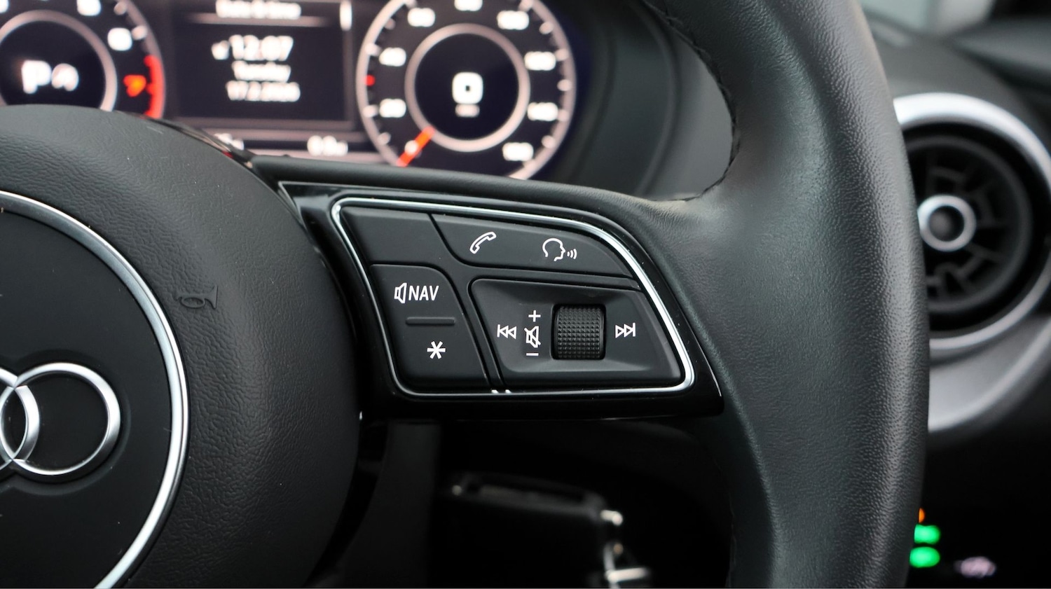 Used Audi Q2 2024 for sale - 77610469: Photo 25